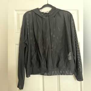 Work out top. This is see through so whatever you wear under will be seen.